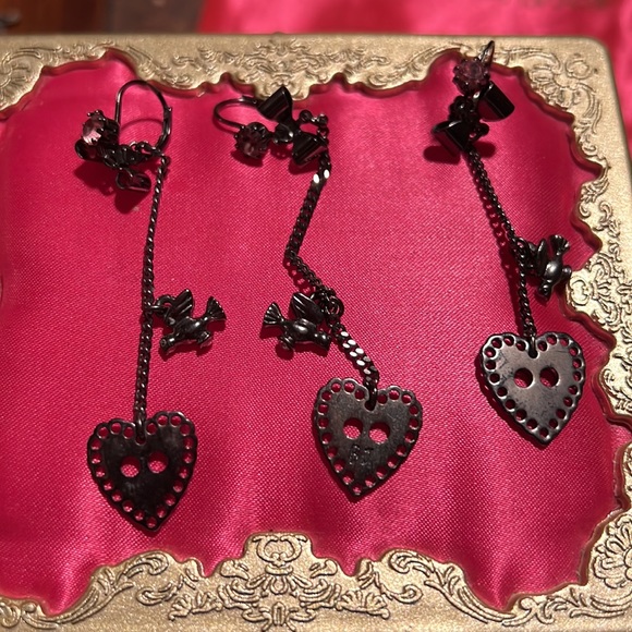 Betsy Johnson Heart Bird dangle pierced Earrings - Picture 2 of 8